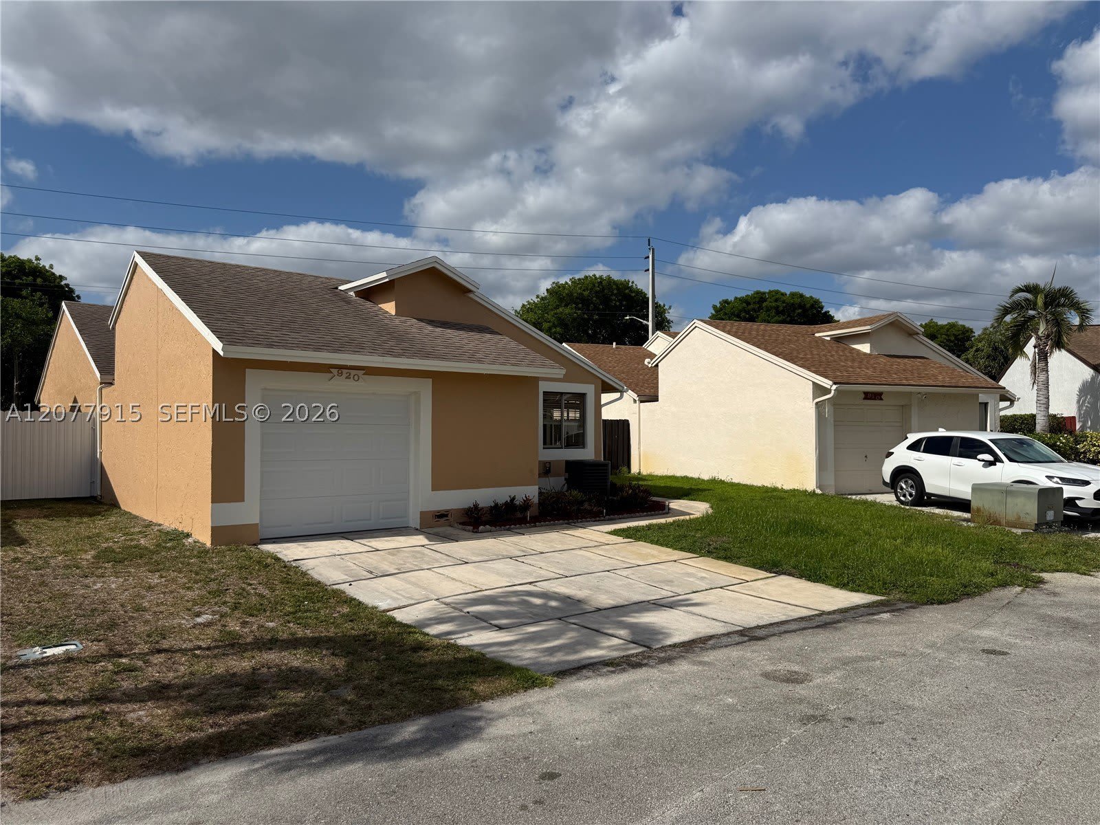 920 SW 111th Ave – photo 2