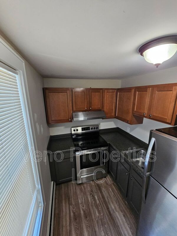 5 Marshall St. – photo 2