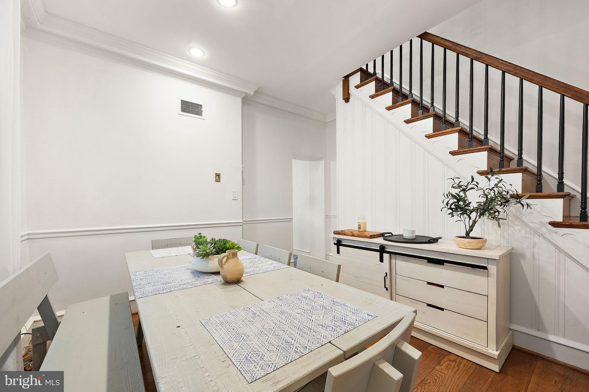925 LOVERING Avenue – photo 5