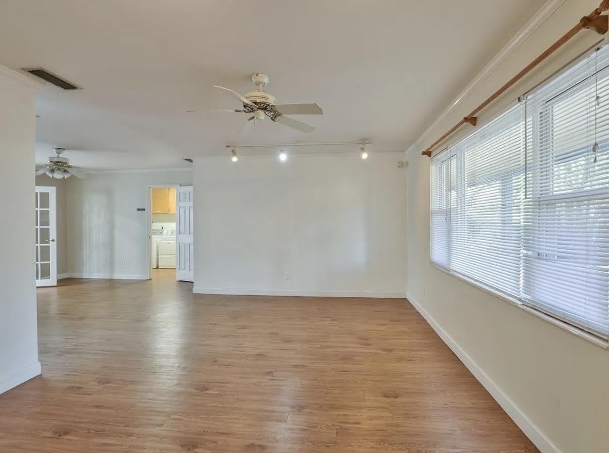 2093 Greenwood Drive – photo 3