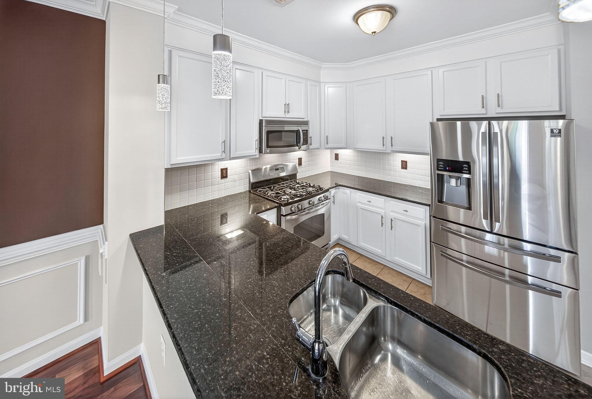 15825 JOHN DISKIN Circle – photo 3