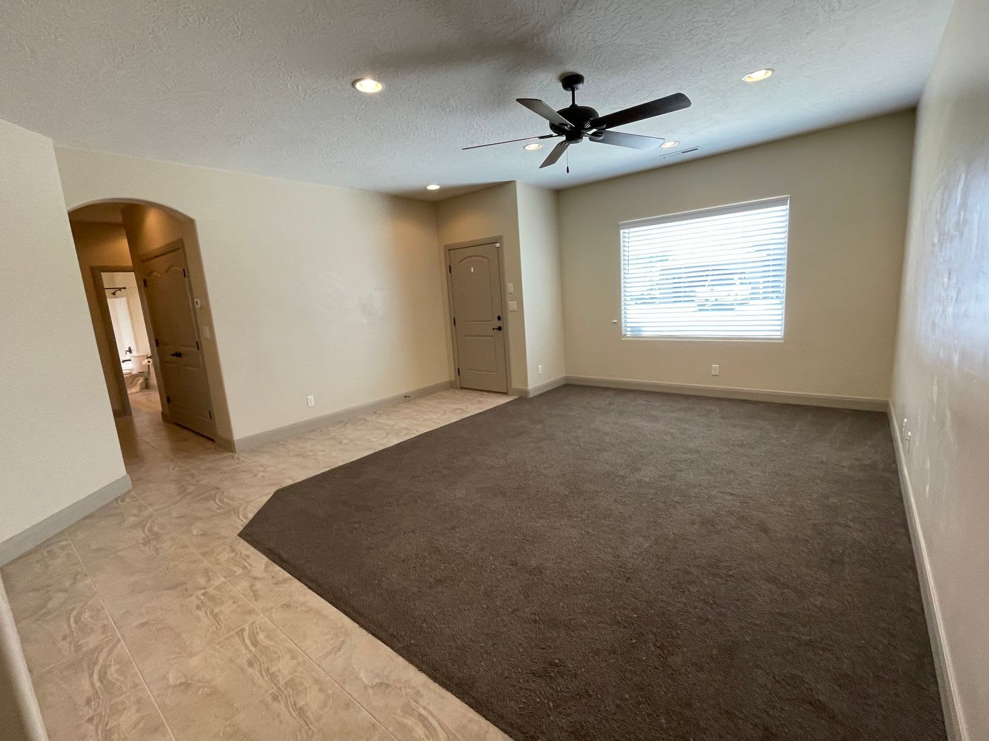 Pet-Friendly Three Bedroom Home in Riverside Heights – photo 4