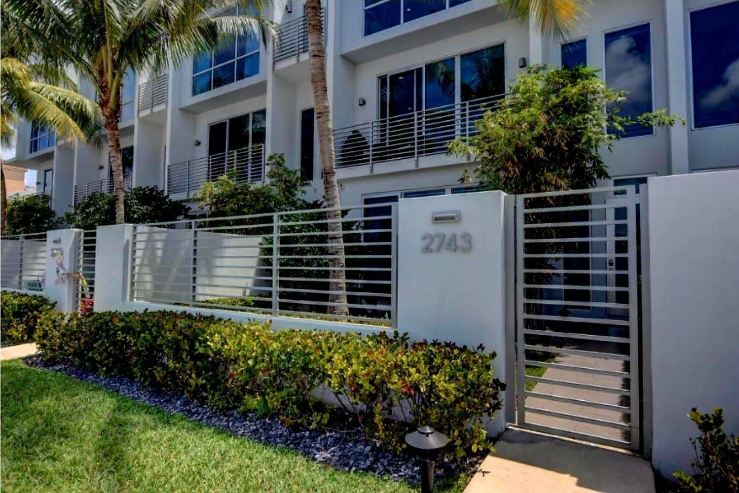 2743 NE 1ST Street – photo 5