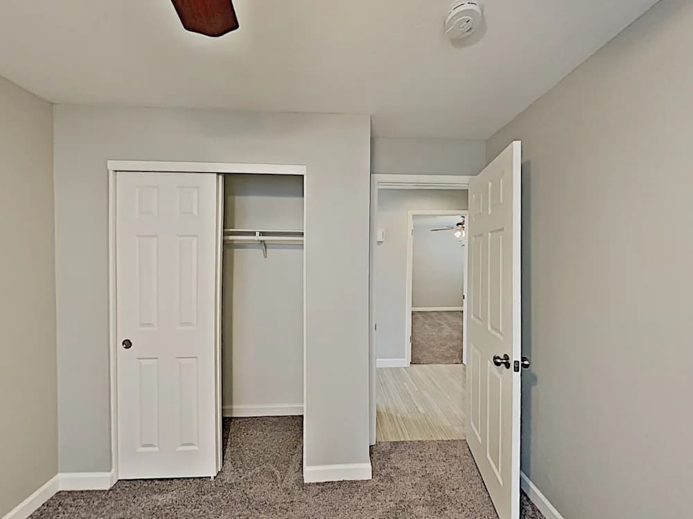 421 E Tulane Dr – photo 3