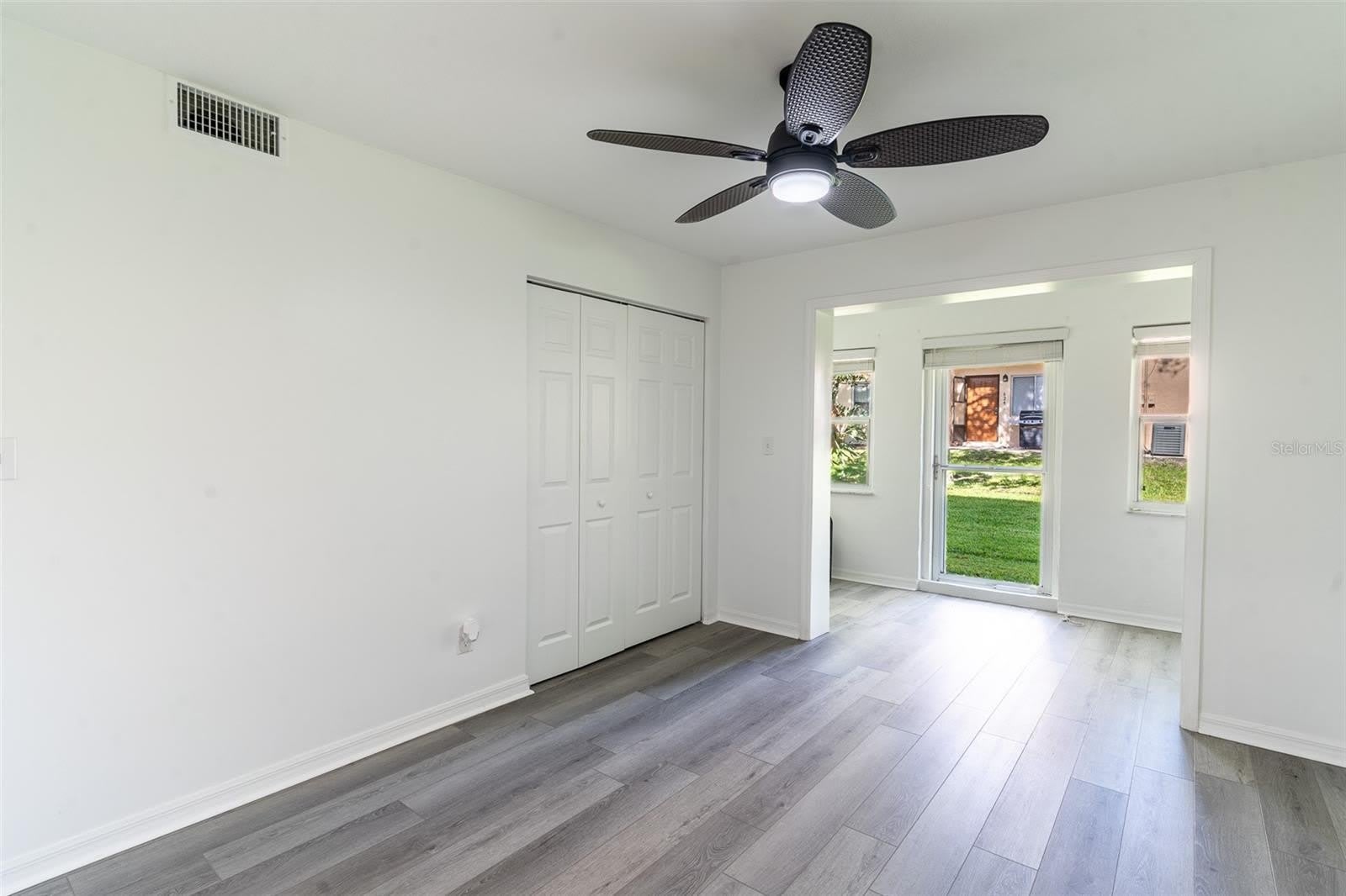 1100 MARTINIQUE Drive – photo 4