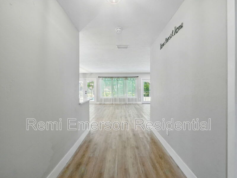 914 Houston Street – photo 5