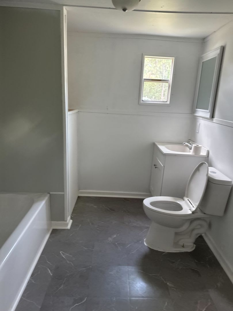 Section 8 Vouchers Apply Now! Rent this 2 Bedroom Home in Graniteville! – photo 4