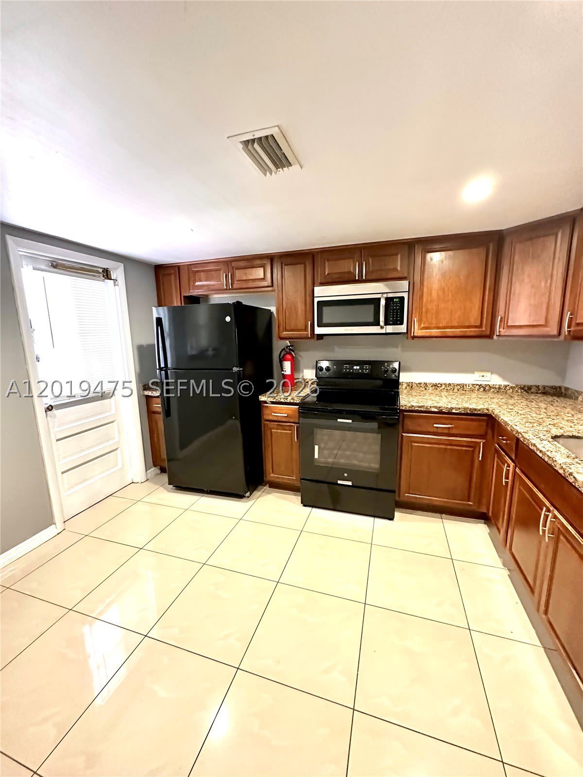 443 NE 195th St – photo 4