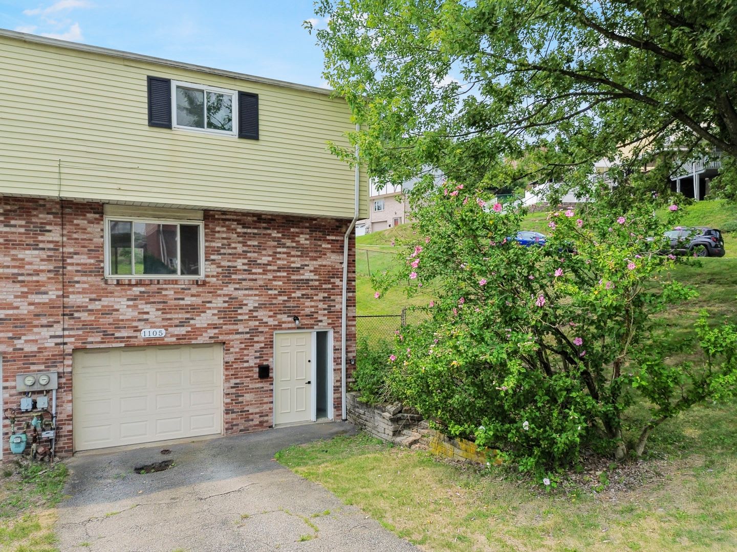 Ready for move-in! Don’t miss this RENOVATED 2-bedroom townhome in West Mifflin! – photo 3