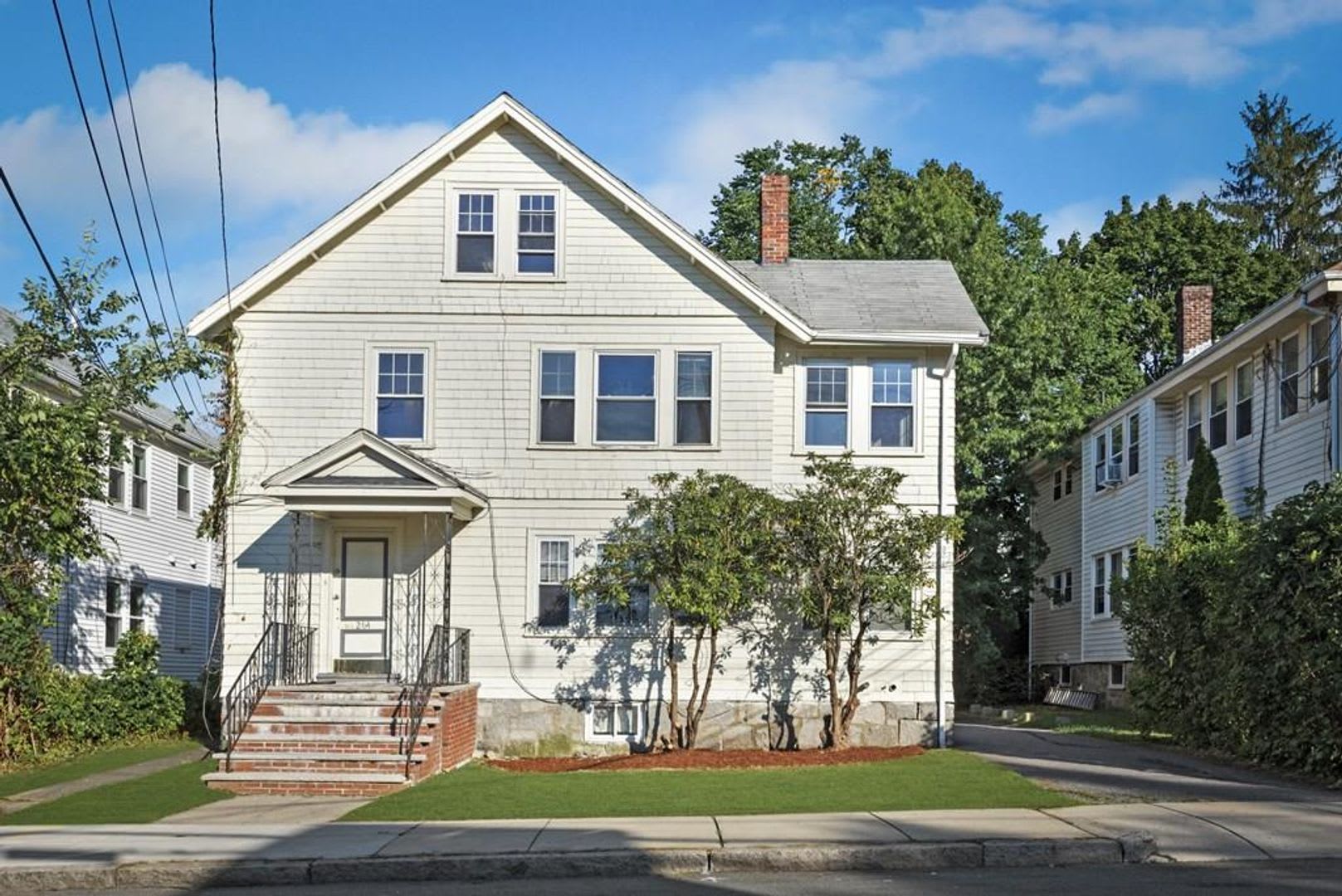 Charming House – photo 1