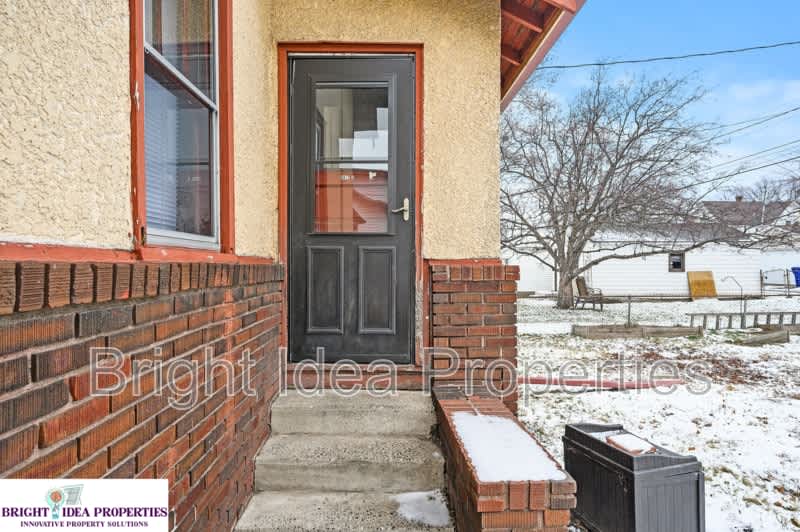 969 Lawson Avenue East – photo 5