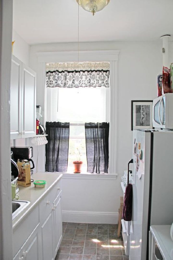 No Fee Pet Friendly Affordable Apt Near T Heat And Hot Water Included – photo 4