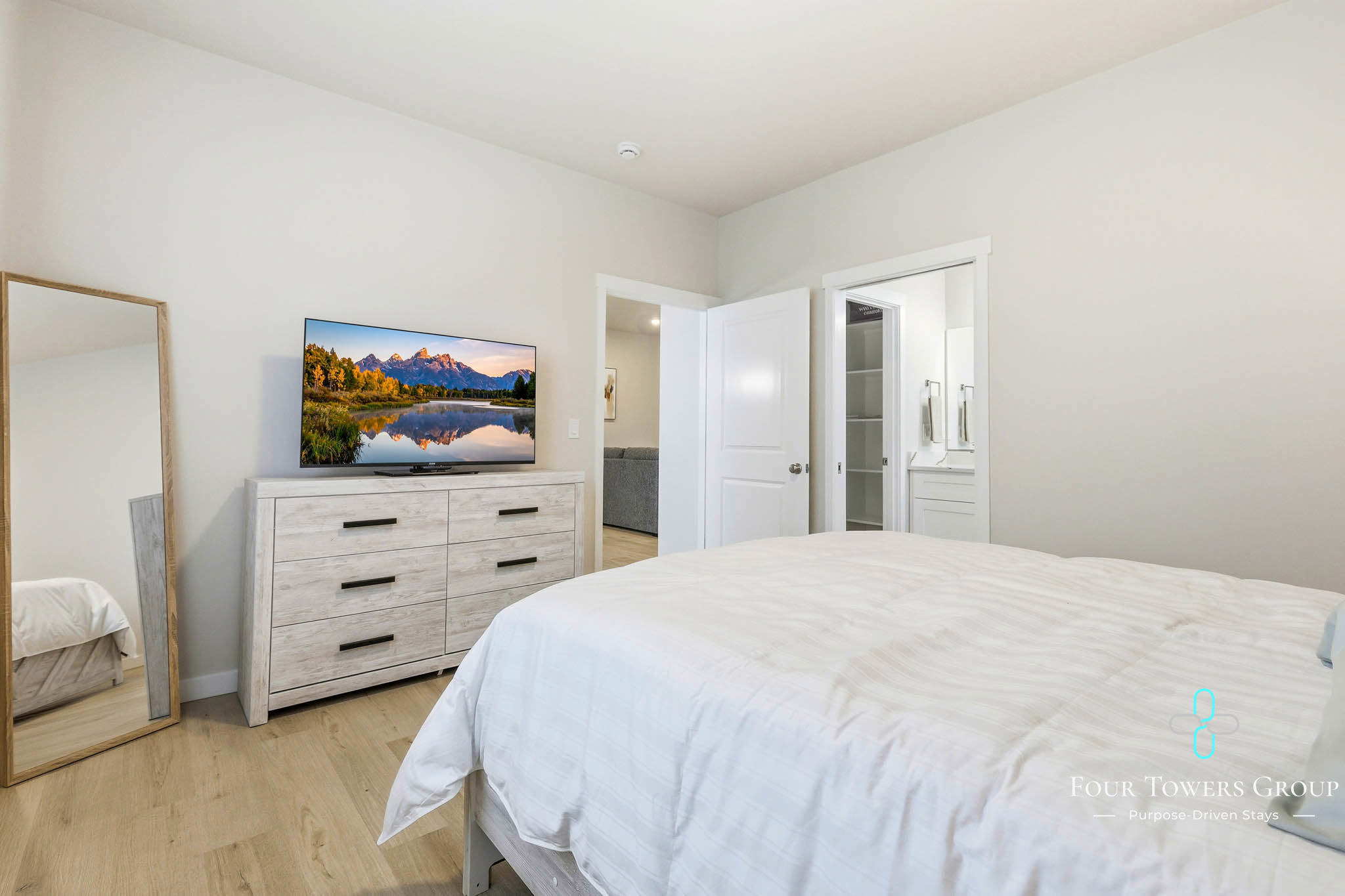 1205 Northeast Emerald Drive – photo 5