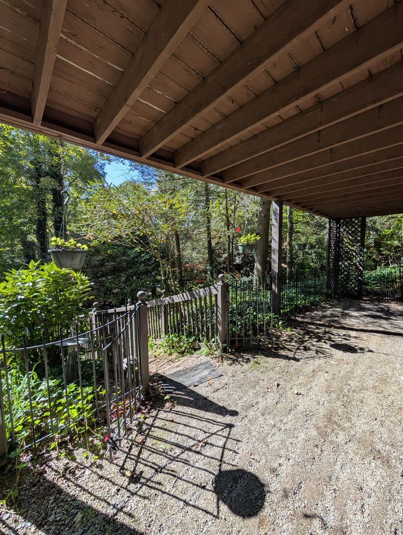 Montreat School Year Rental Available August May Furnished Montreat Basement Apartment Utilities Included – photo 4