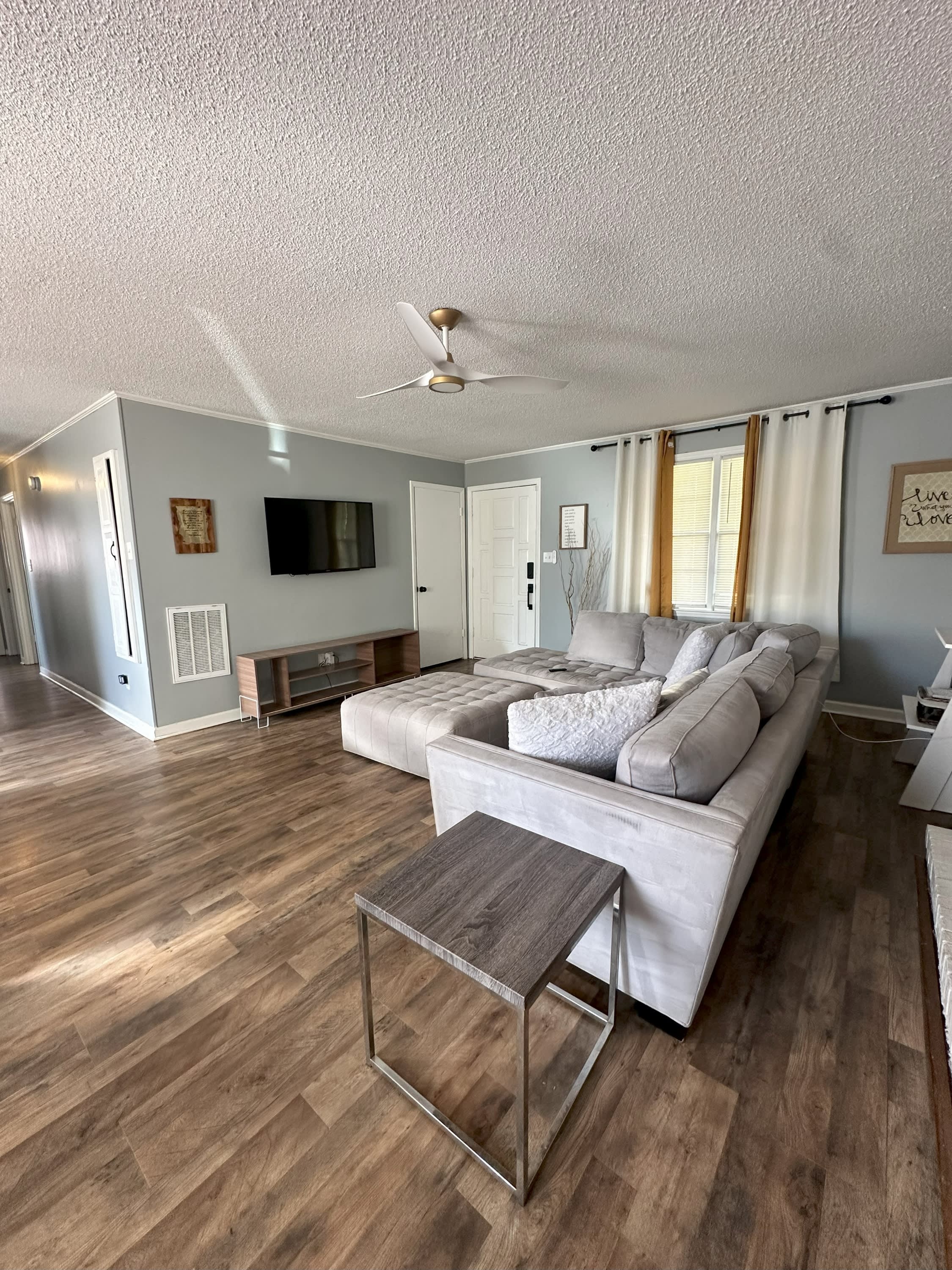 400 Wesley Drive – photo 3