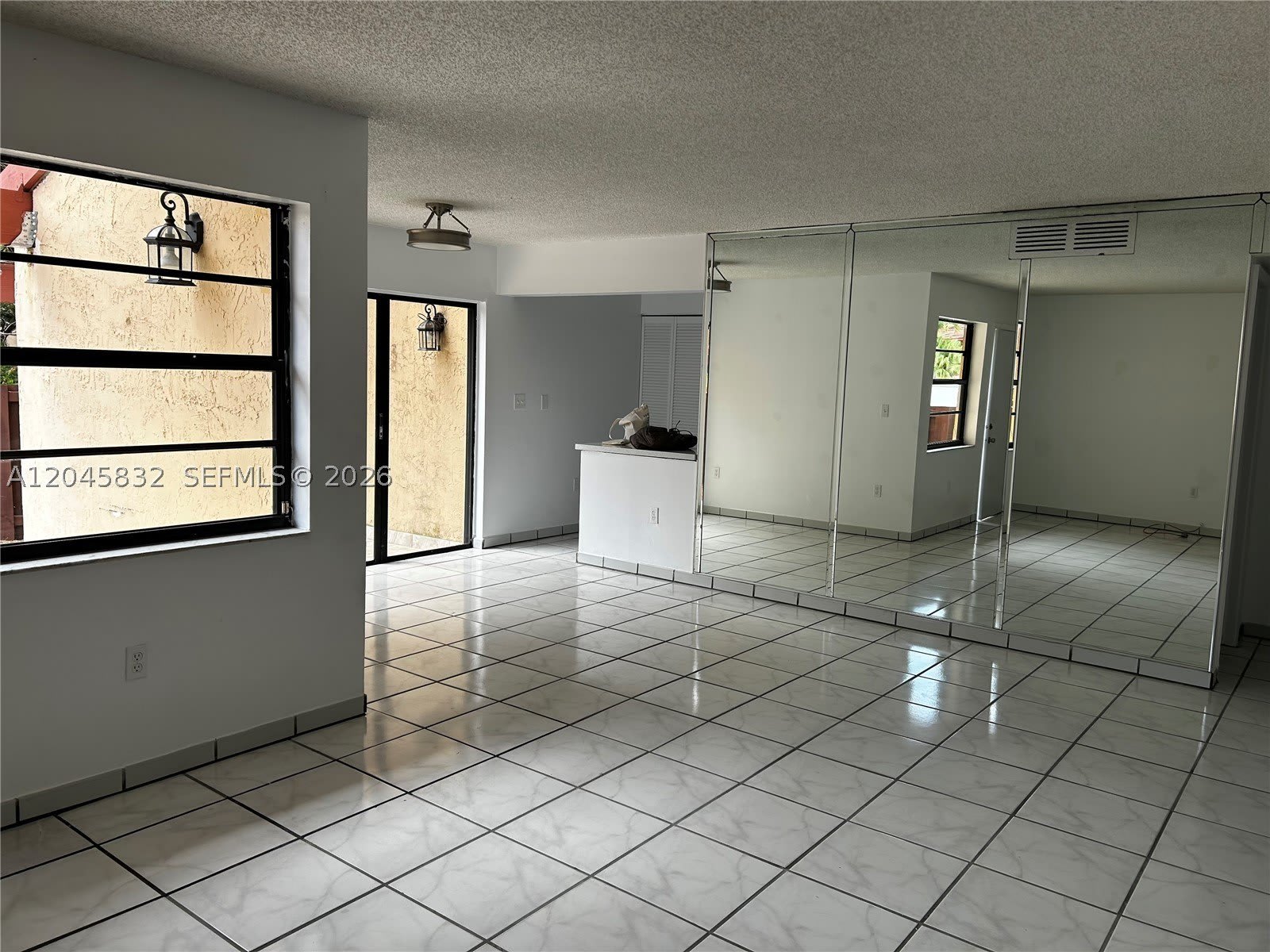 301 W Park Dr – photo 2