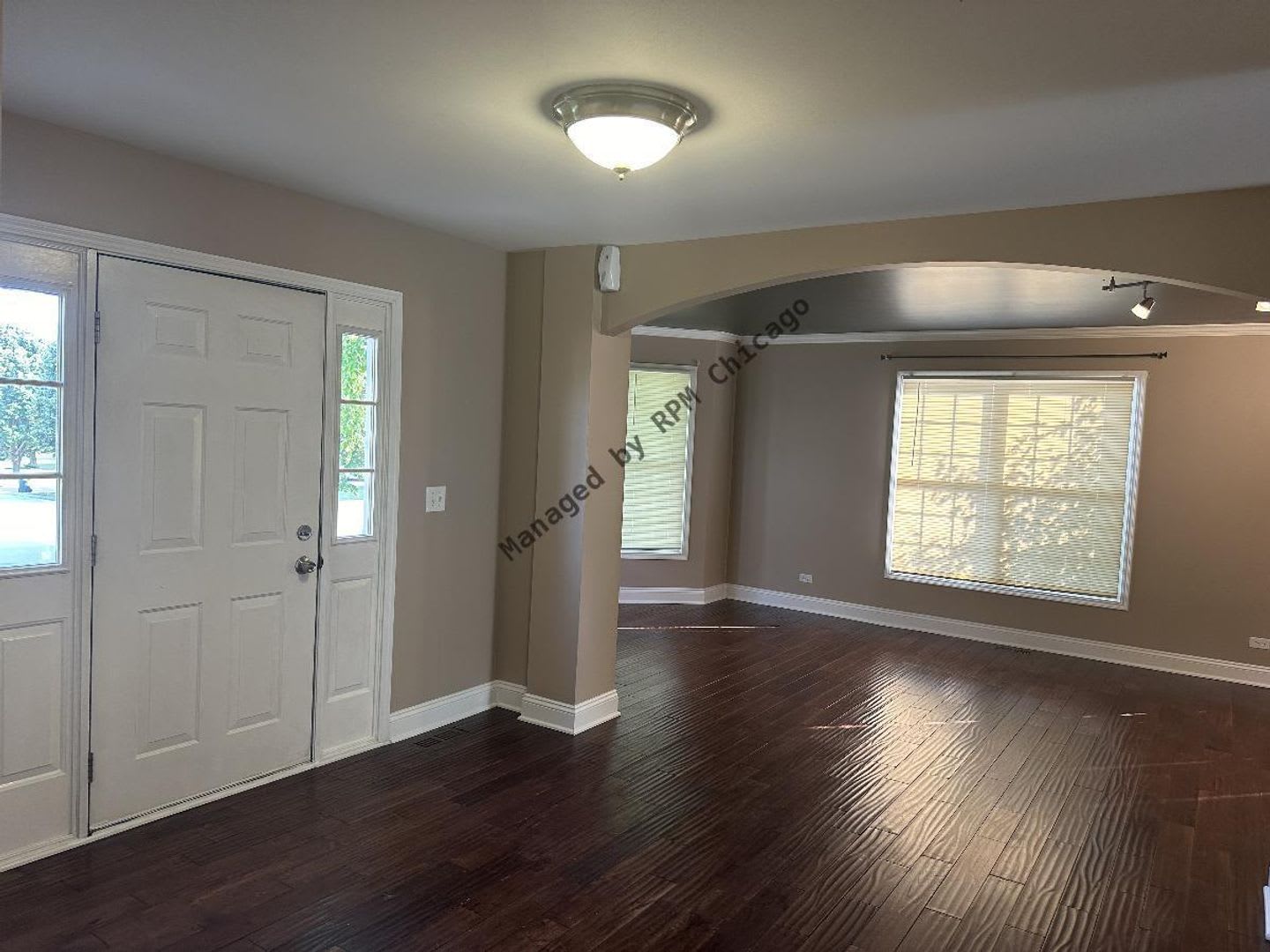5490 Fox Path Ln Hoffman Estates, IL 60192 – photo 2