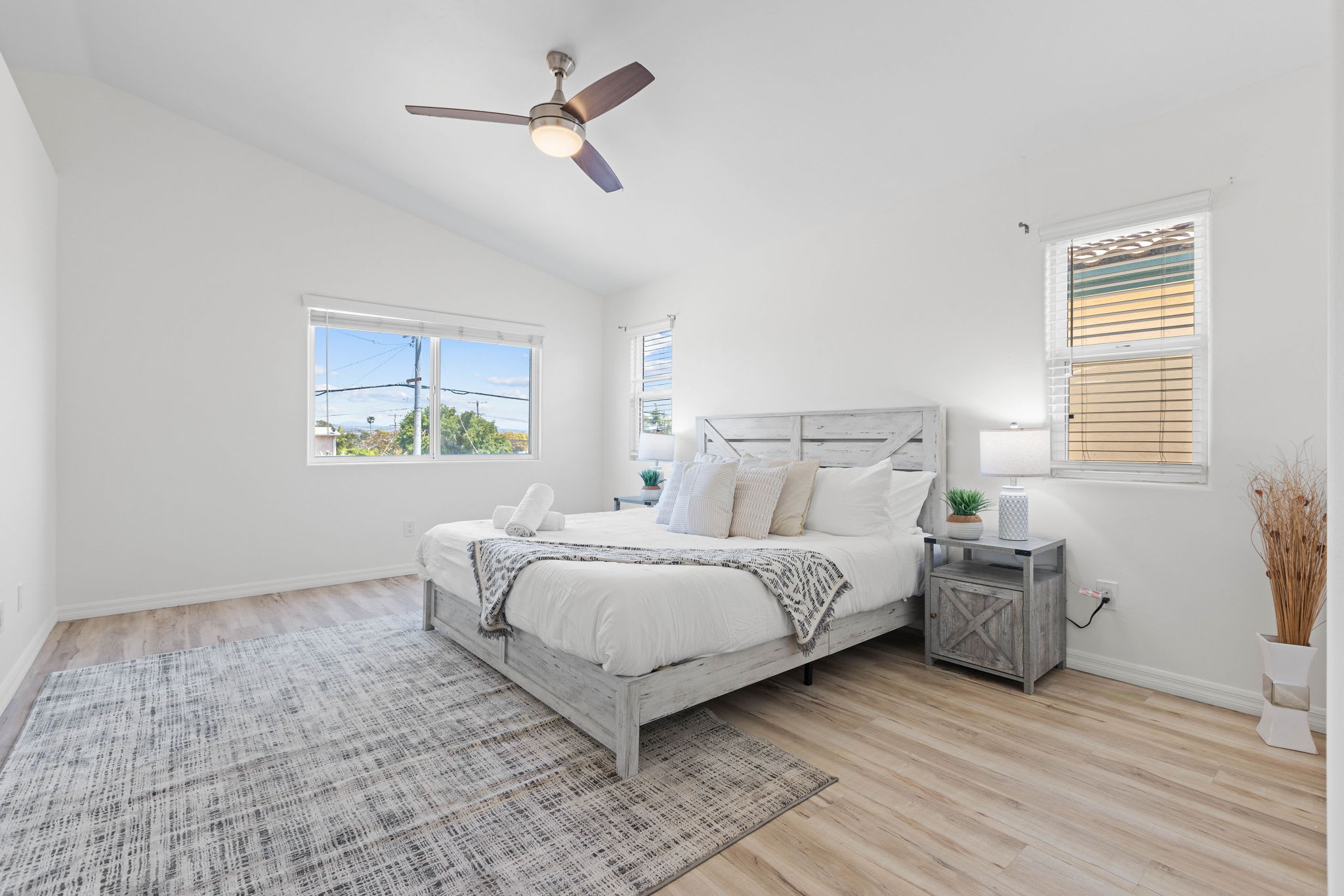 1786 Elm Ave – photo 3