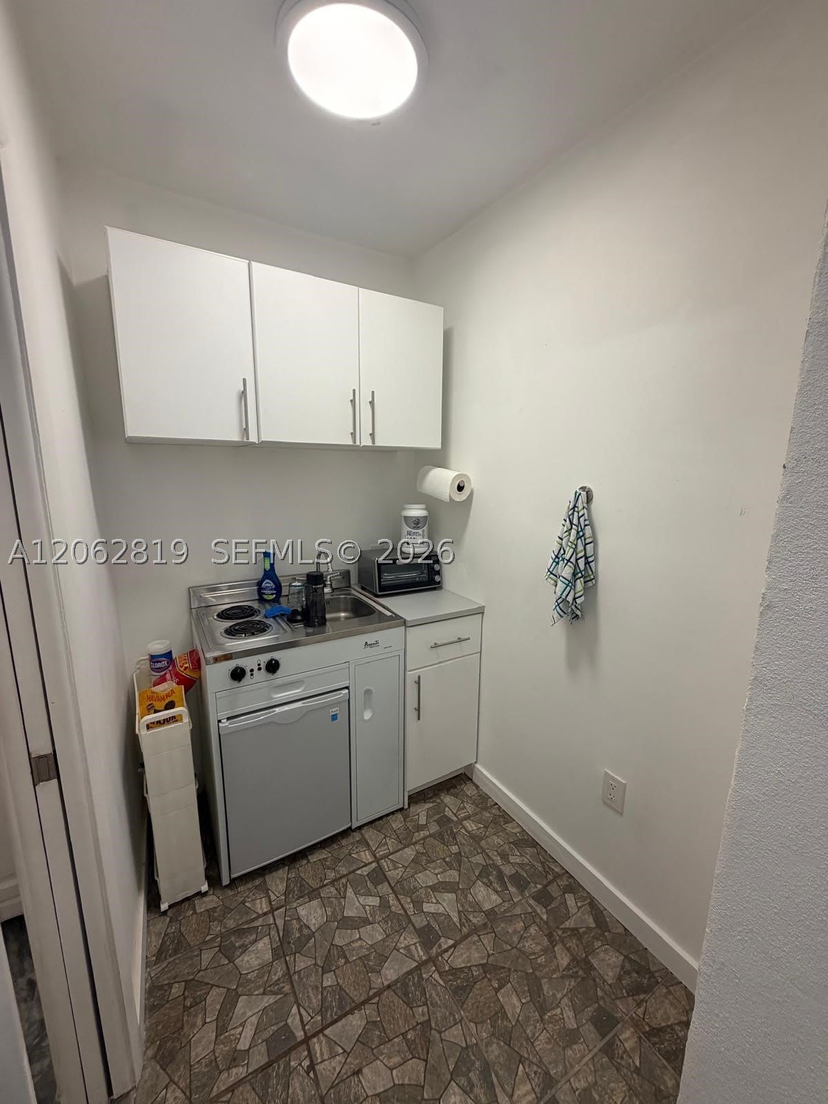 201 NE 169th St – photo 4