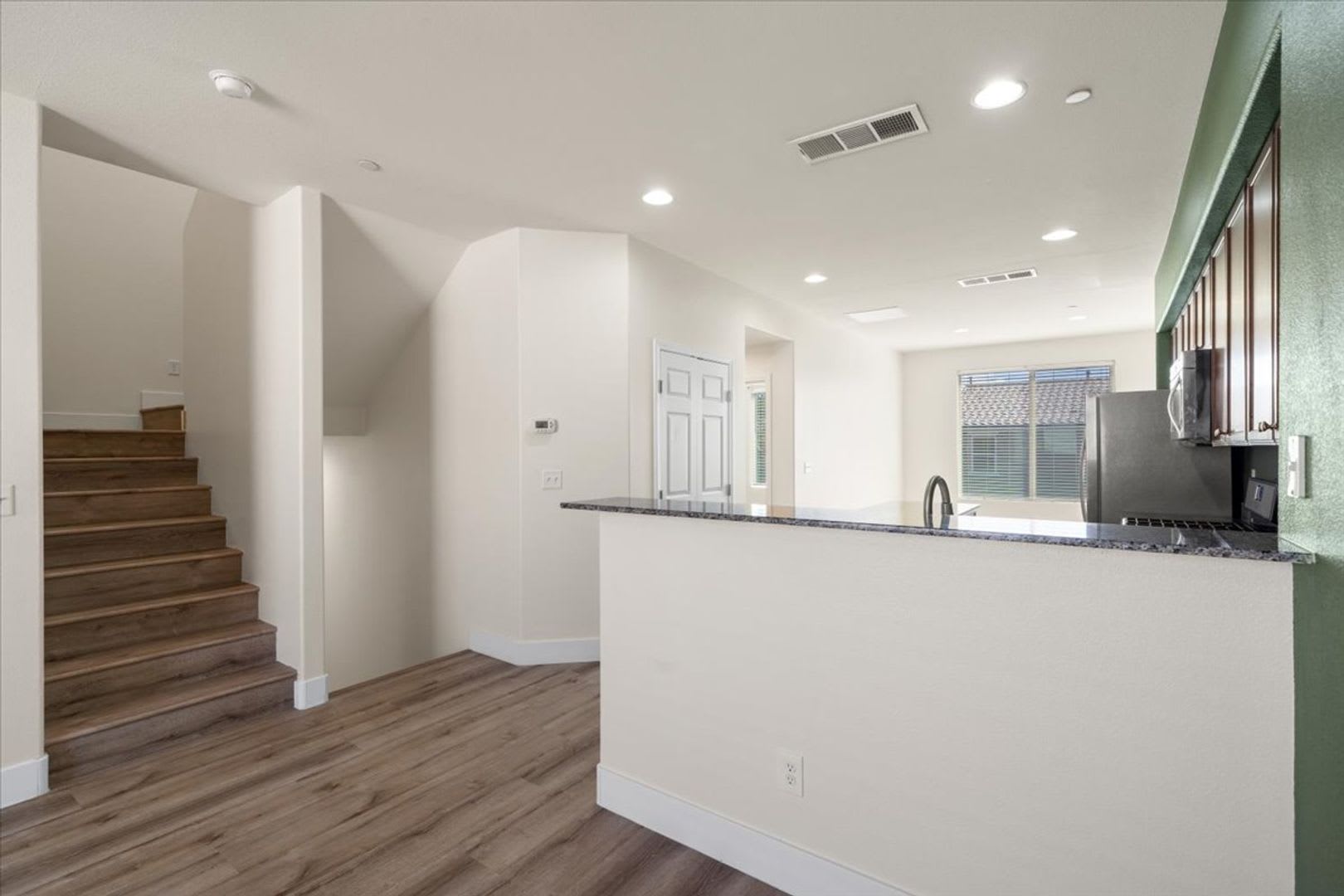 Multiple Living Spaces, Dual Primary Suites in 4 Bd 3.5 bth 2 Car Garage – photo 5