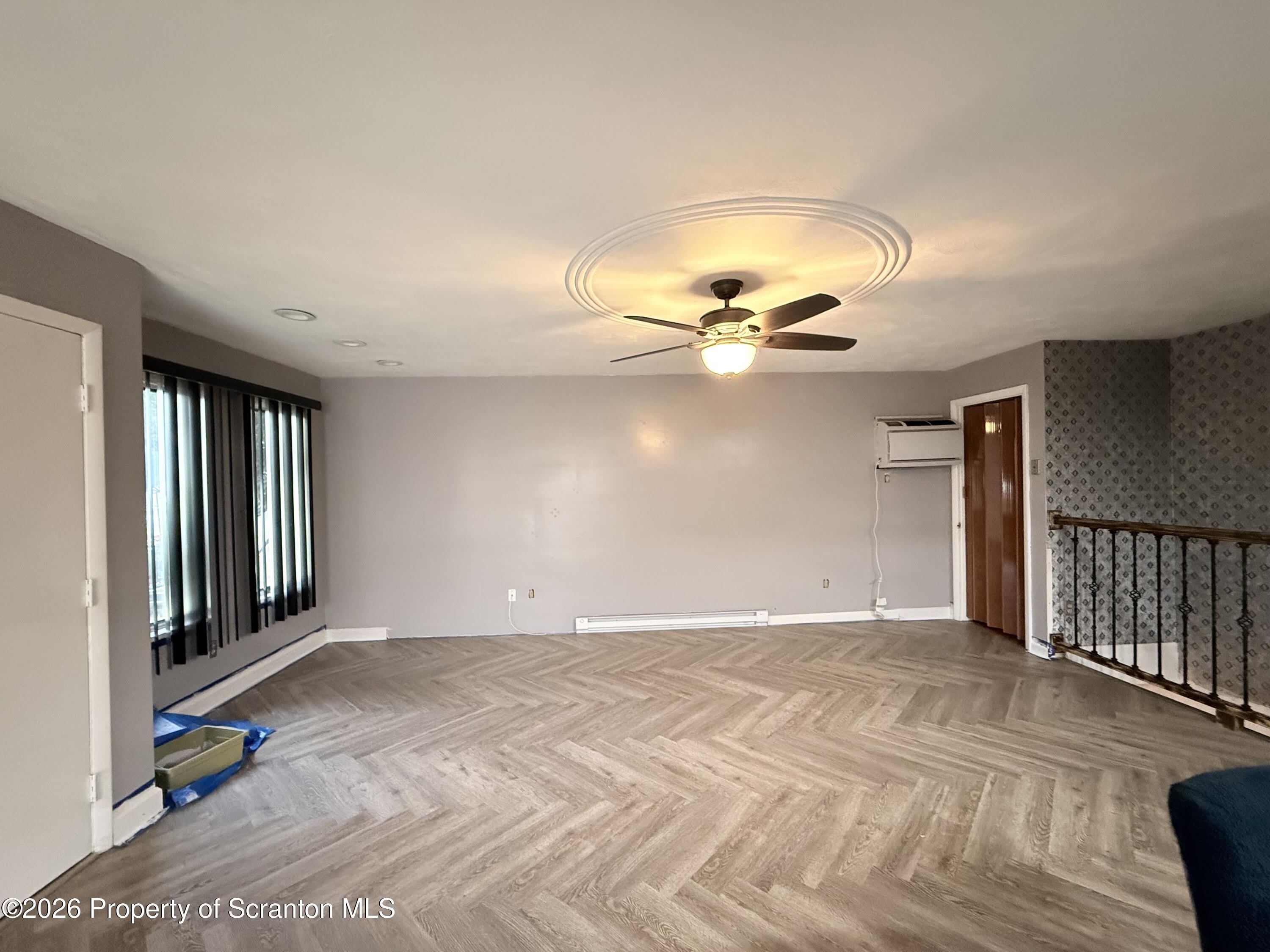 328 Crown Avenue – photo 3