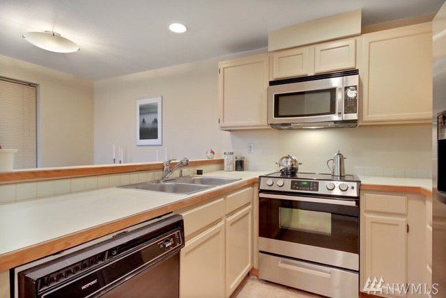 Top Level Condo in Des Moines – photo 3