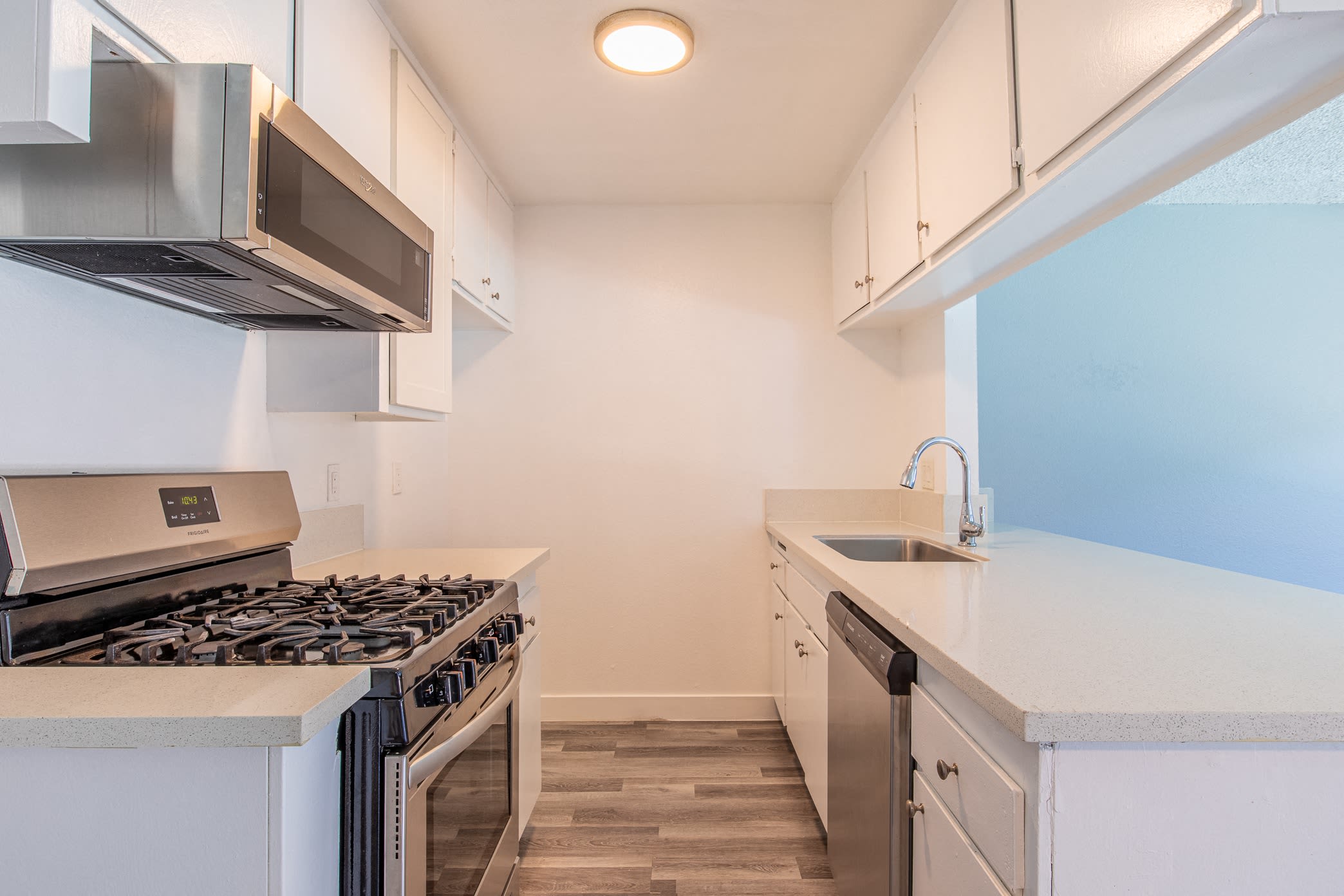 Redstone Apartments – photo 4