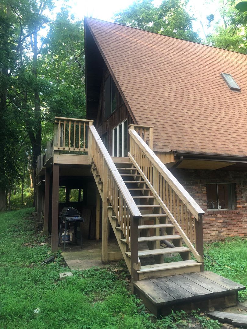 5 bed Cabin A-frame in the woods with large back deck, Next to IU Golf Course and Foundation! – photo 5