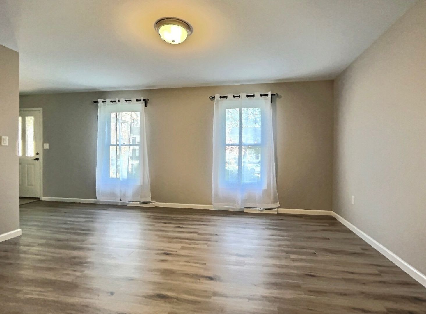Freshly Renovated 3BR Home w/ 2-Car Garage – Cumberland Valley SD – photo 3