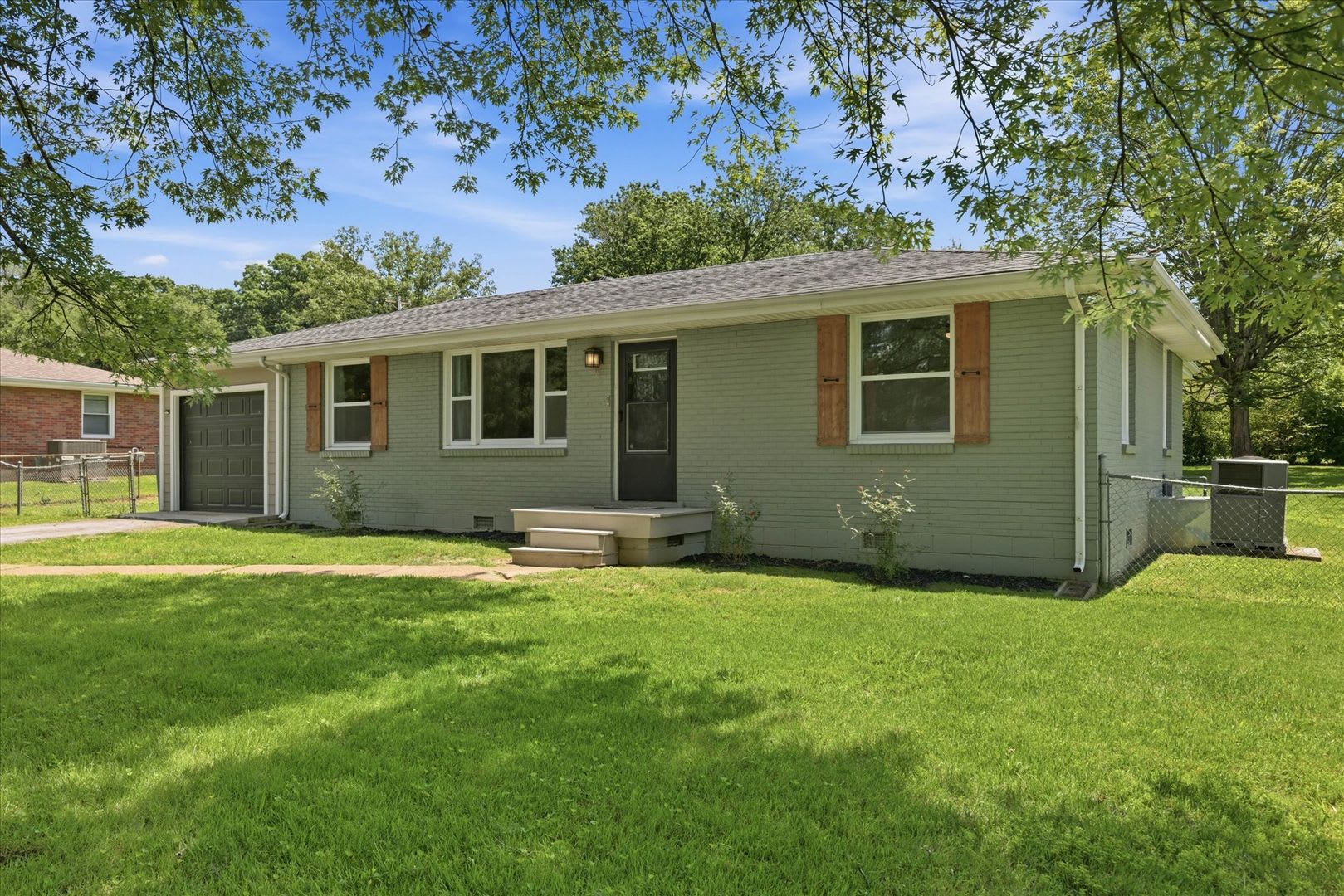 Pet Friendly Three Bedroom! – photo 3