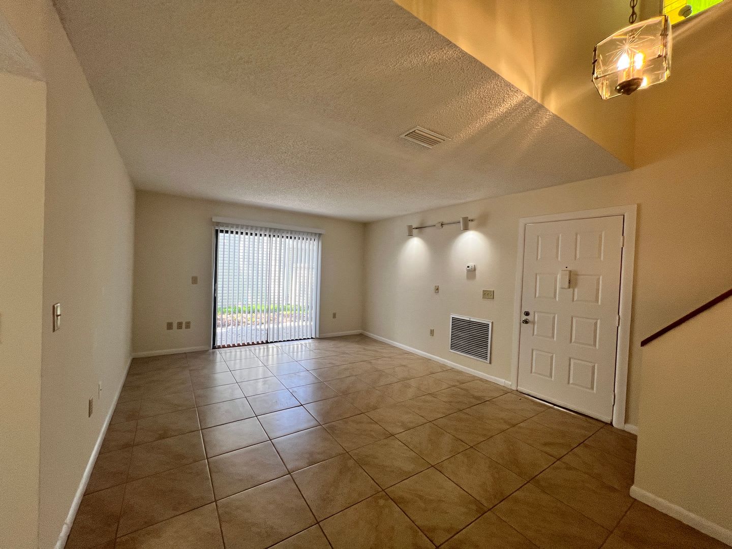 3-Bedroom Townhome in Central Lakeland – photo 5