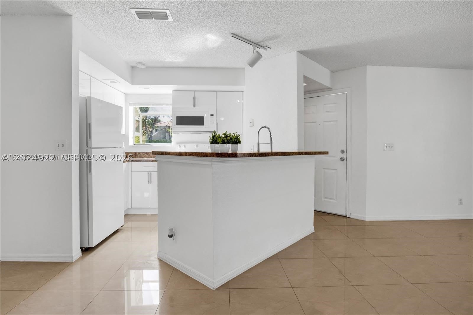 3420 Pinewalk Dr N – photo 3