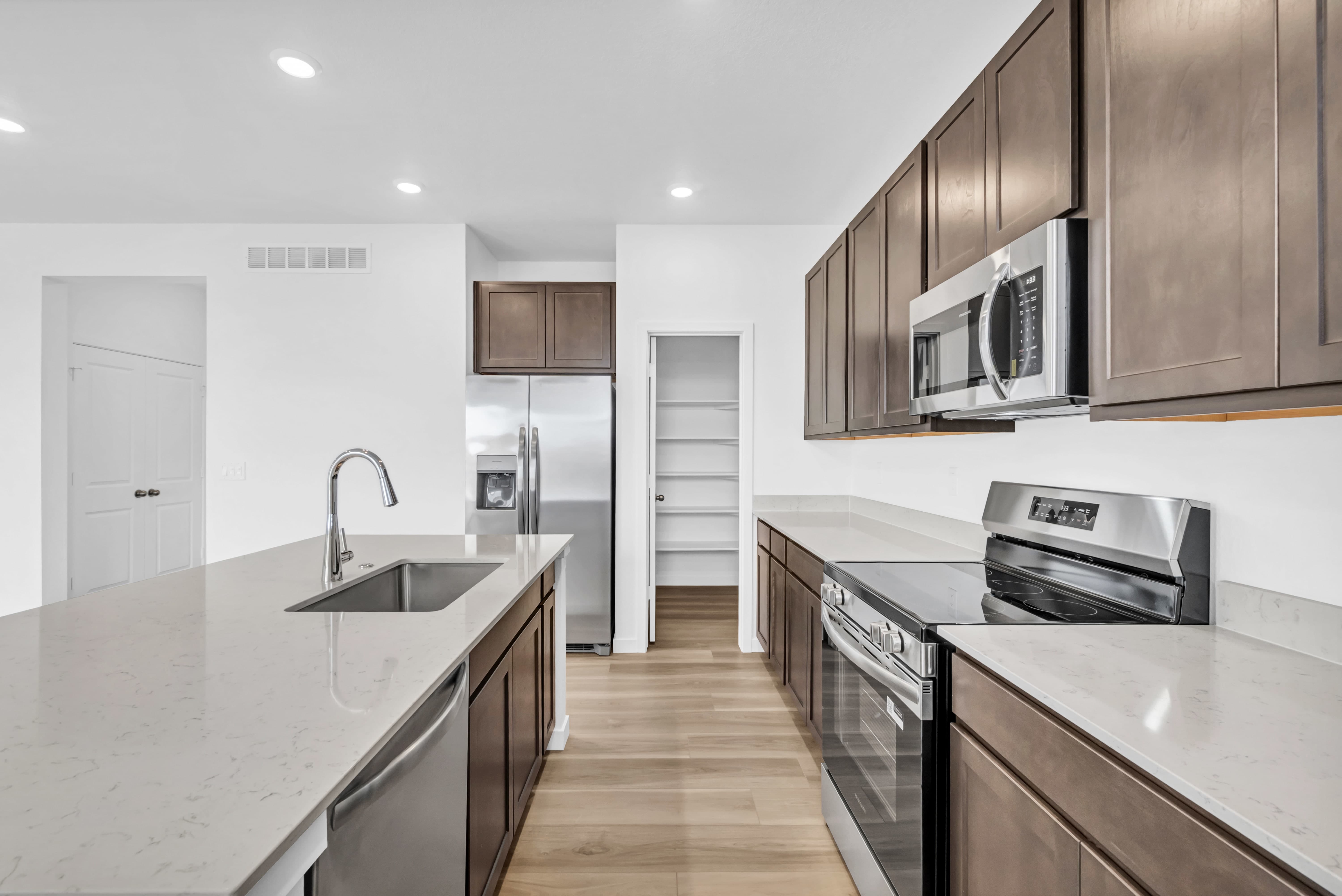 10943 Snowdon Street – photo 3