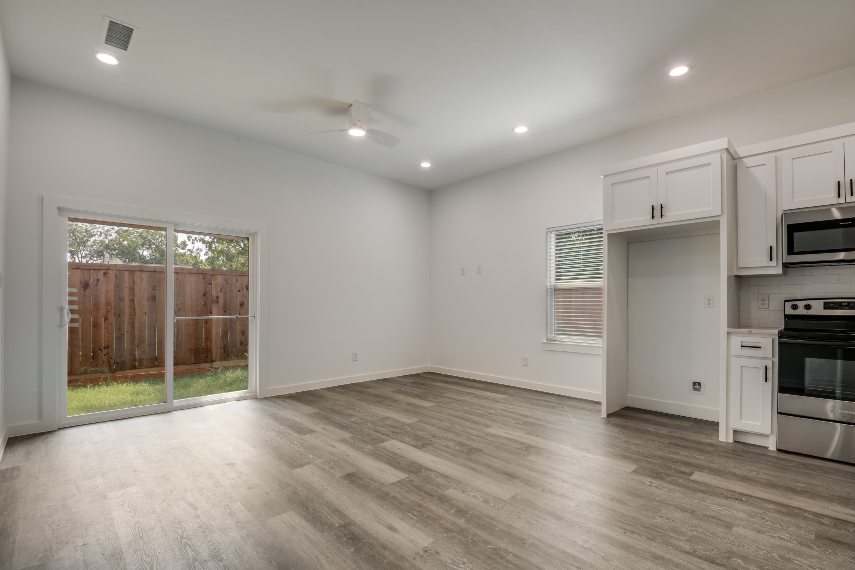3305 Mineola Street – photo 3