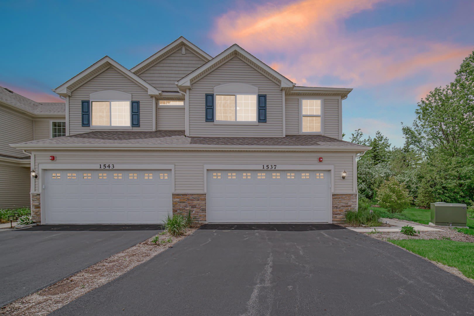 1537 Kraft Avenue – photo 2