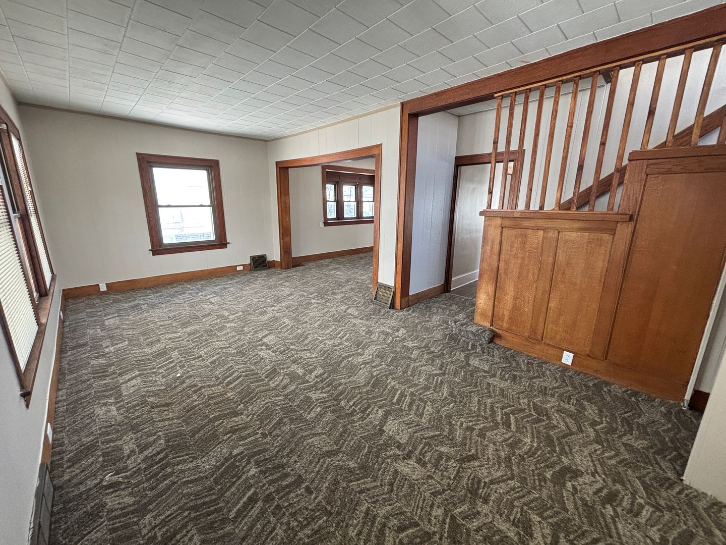 4 Bedroom, 1 Bathroom home with 2+ car garage! – photo 3