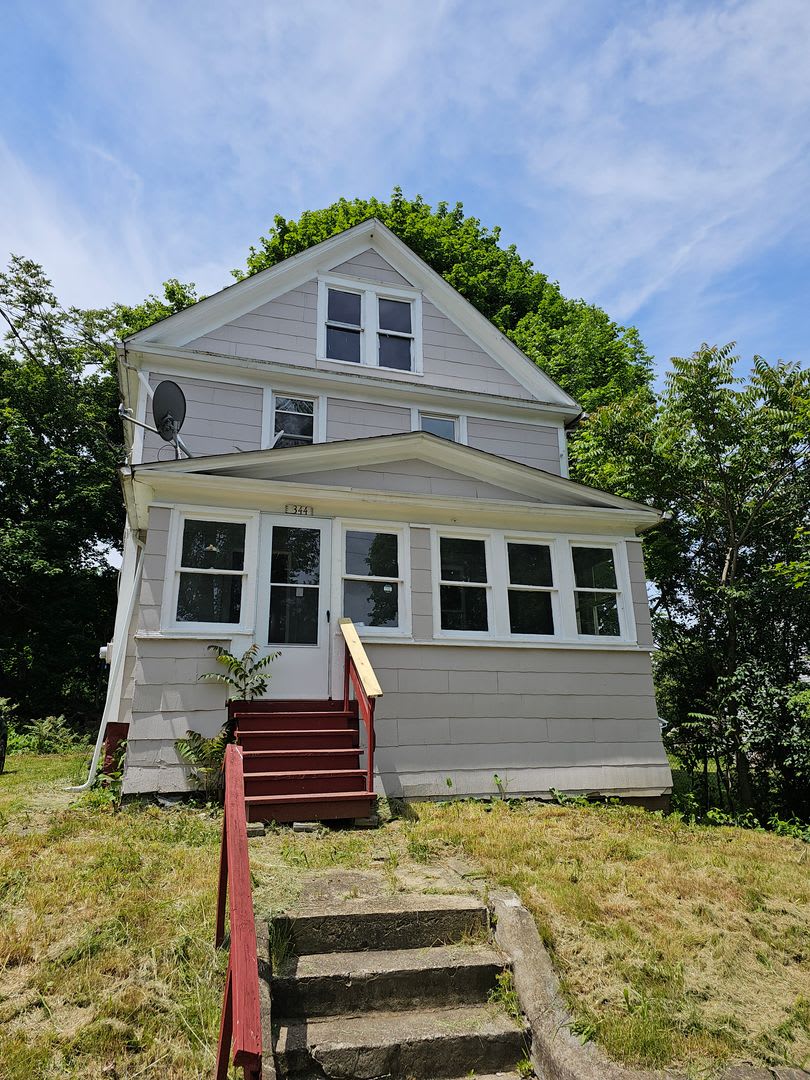 3 Bedroom House For Rent On Fuller St – photo 1