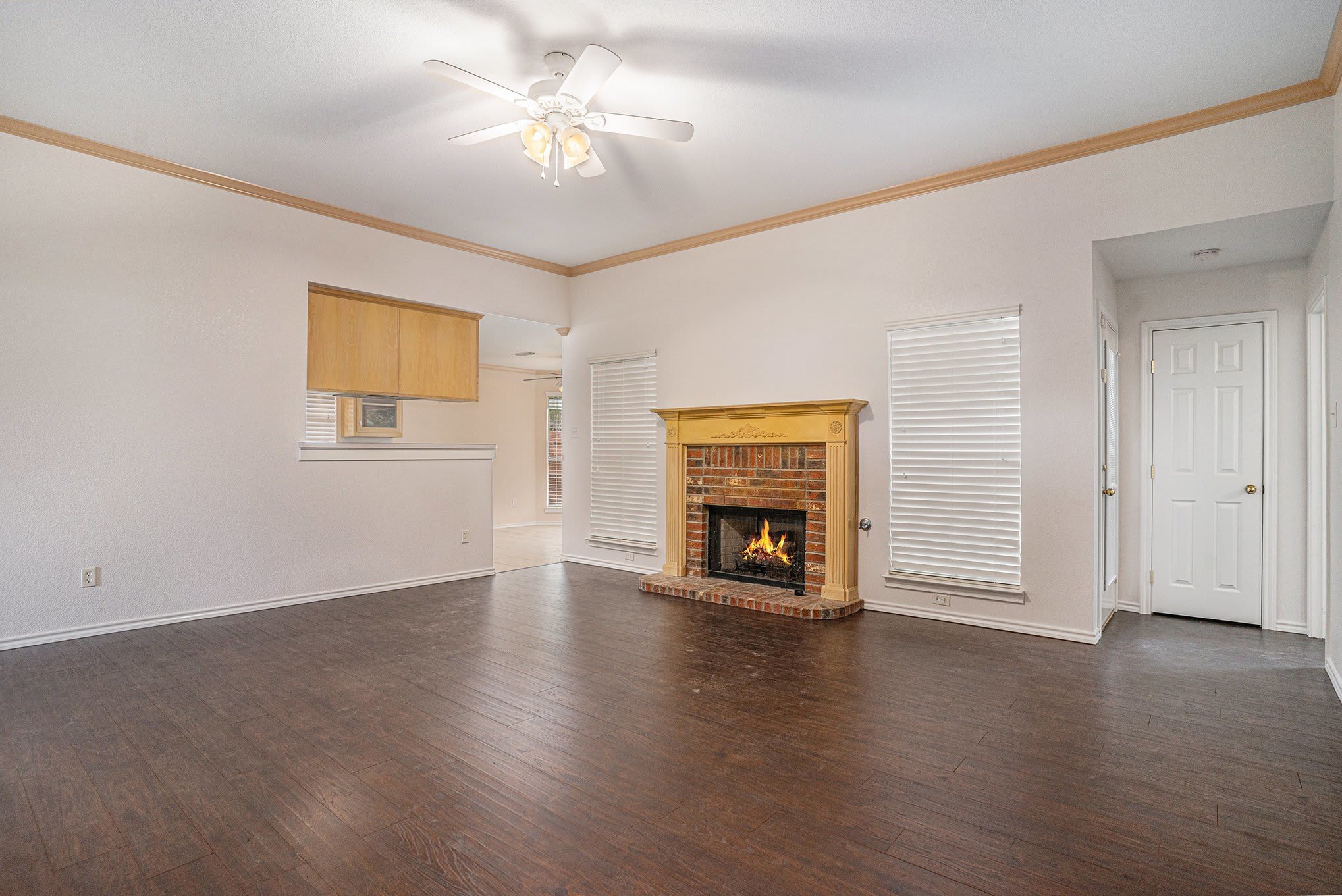 1307 Hyde Park Boulevard – photo 5