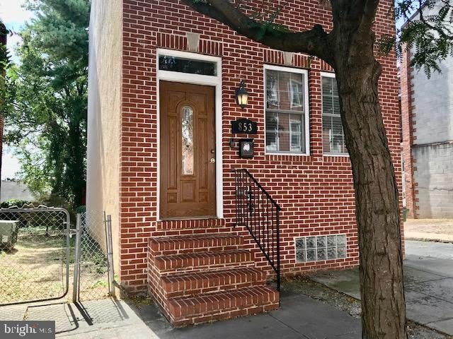 853 W LOMBARD Street – photo 1