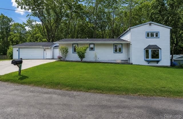 8165 Leonard Drive – photo 2