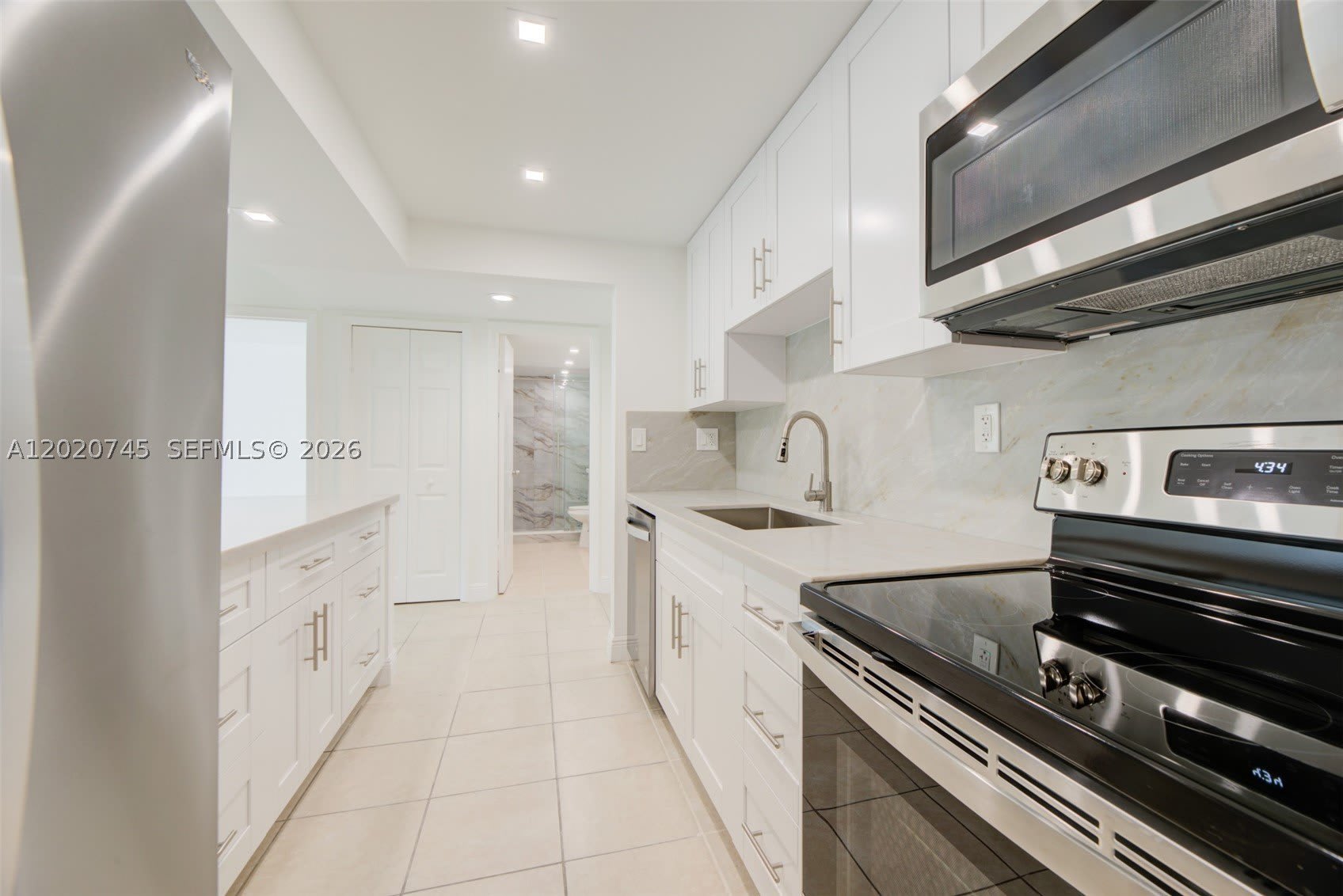 200 Lakeview Dr – photo 4