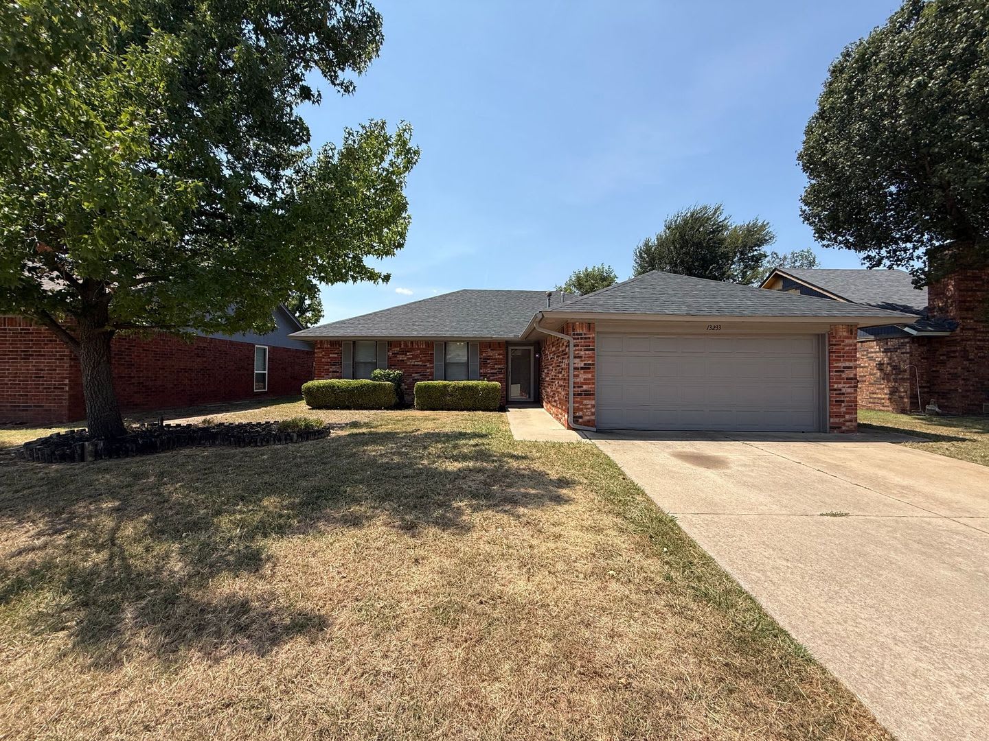 Beautiful 3 Bed 2 Bath Home in Moore Schools – photo 2