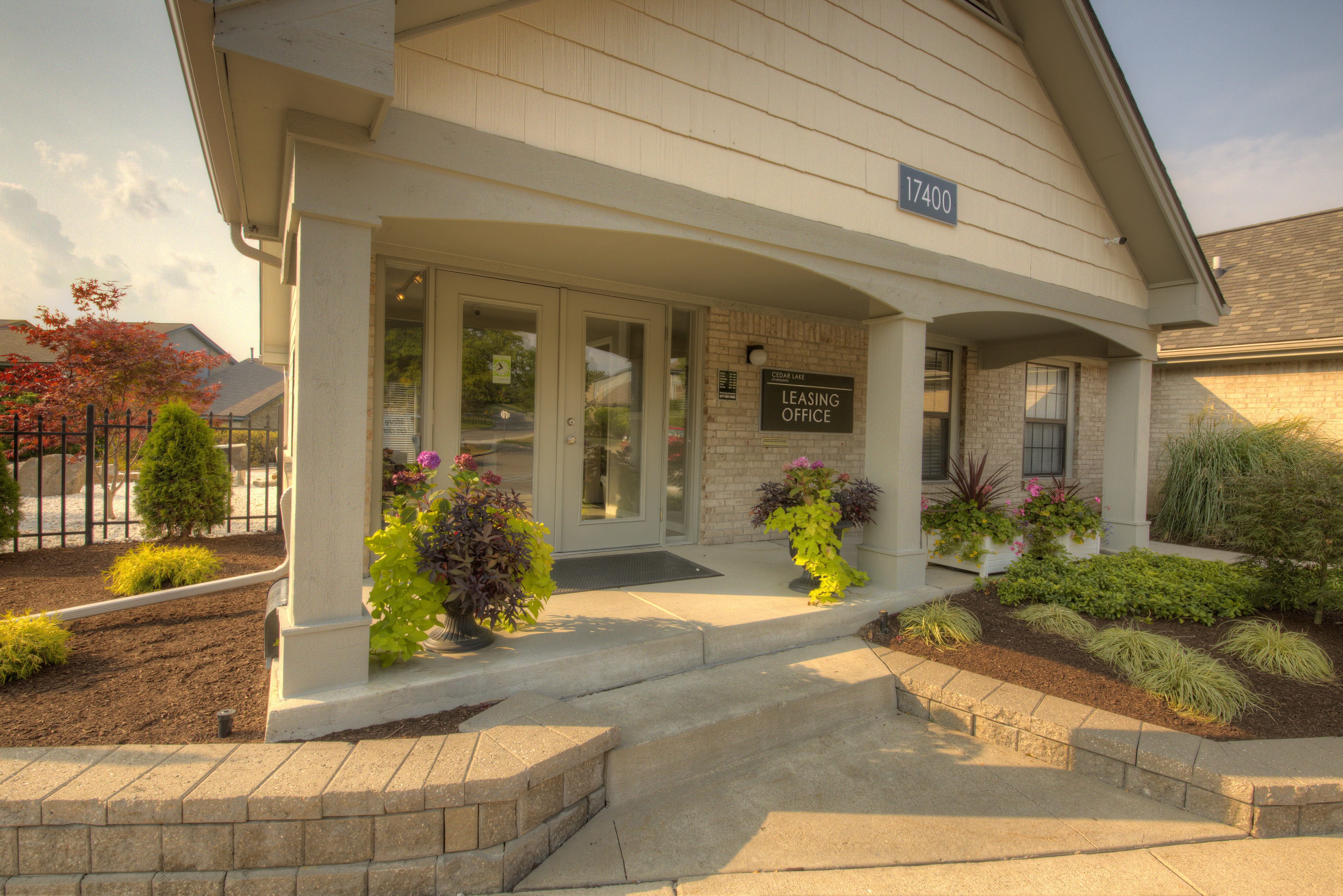 Cedar Lake Apartments and Townhomes – photo 1