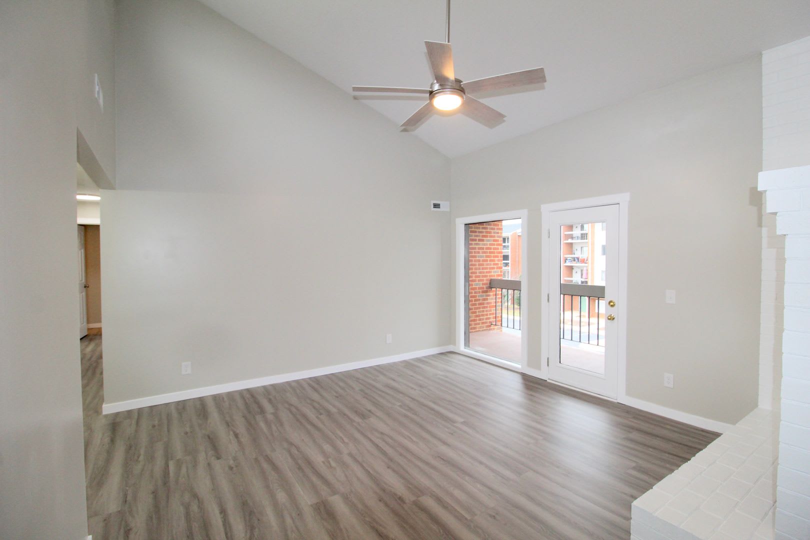Remodeled 2 bedroom 2 bath condo on the top floor with vaulted ceilings – photo 2