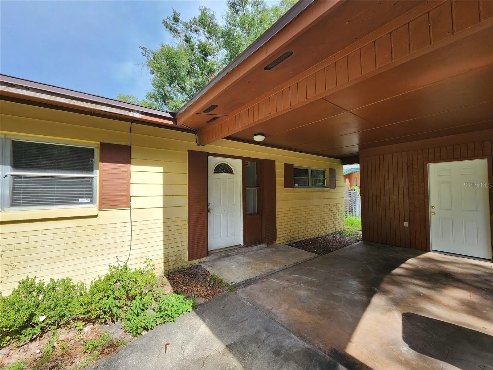 2831 NE 17 Drive – photo 2