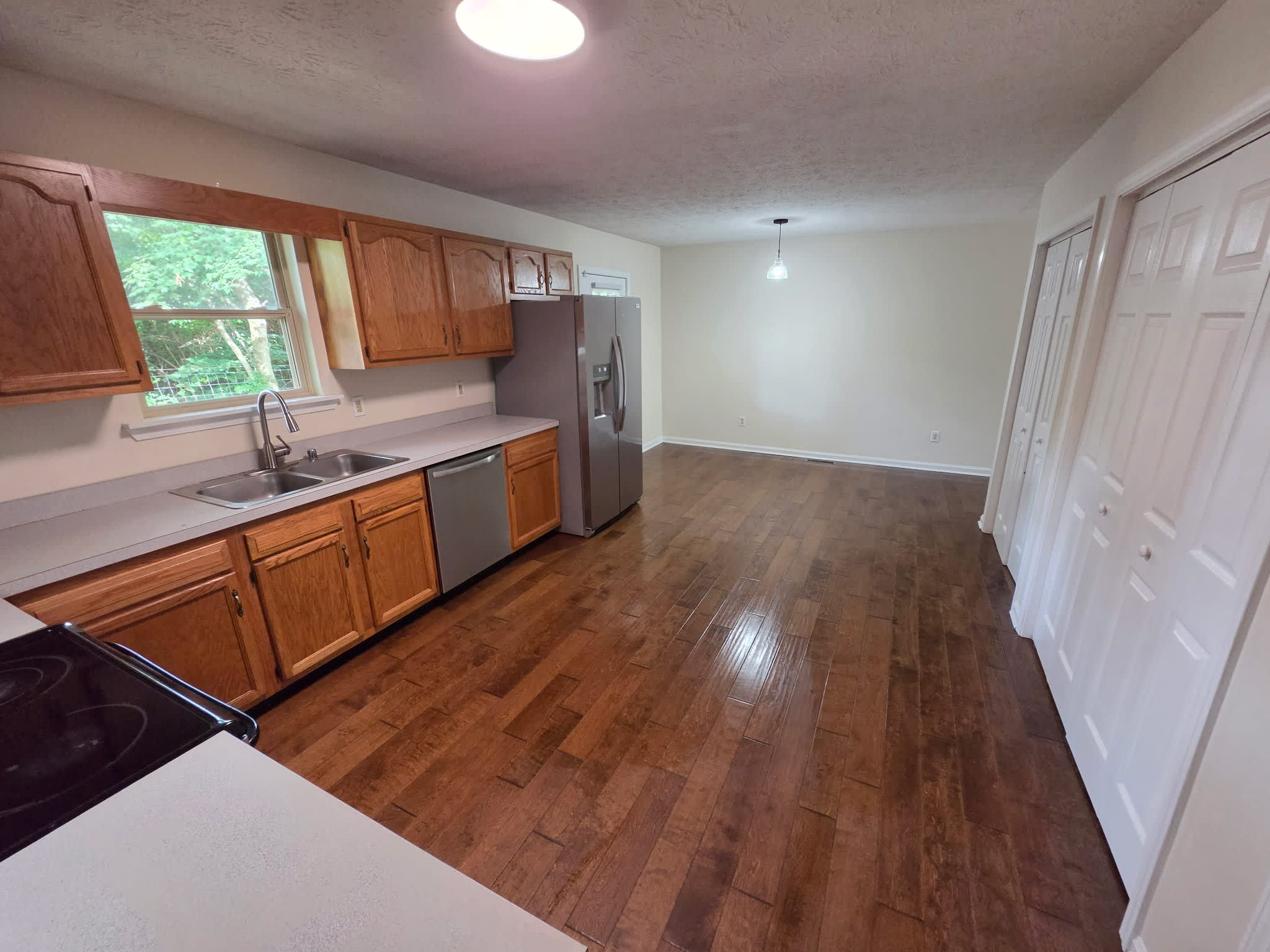 1233 Berdine Way – photo 2