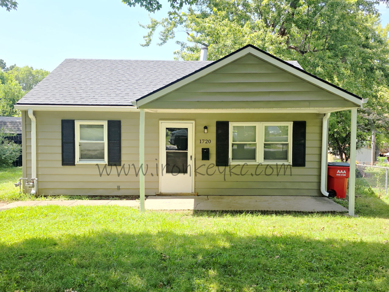 1720 South Hardy Avenue – photo 1