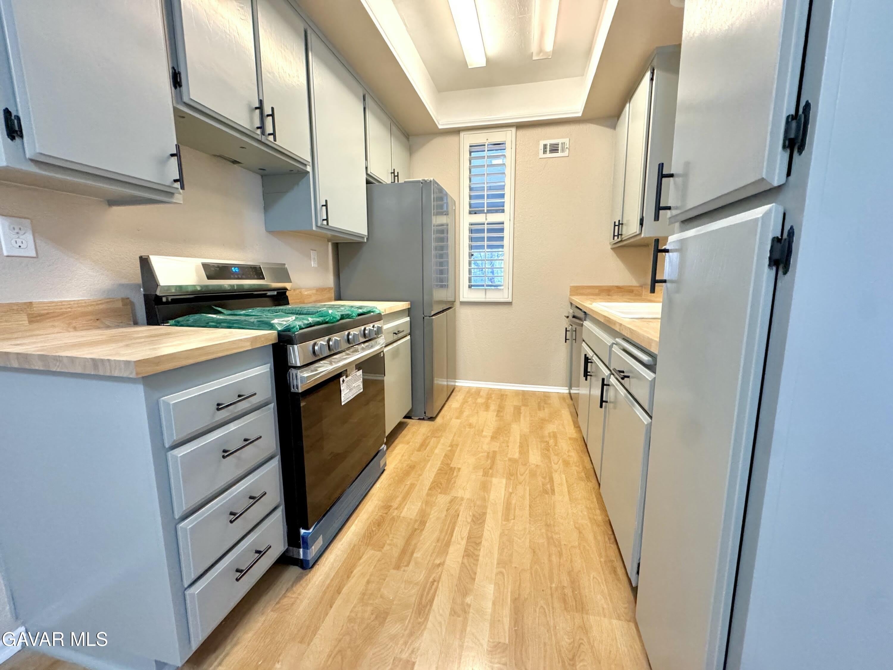 2827 W Avenue K12 – photo 1