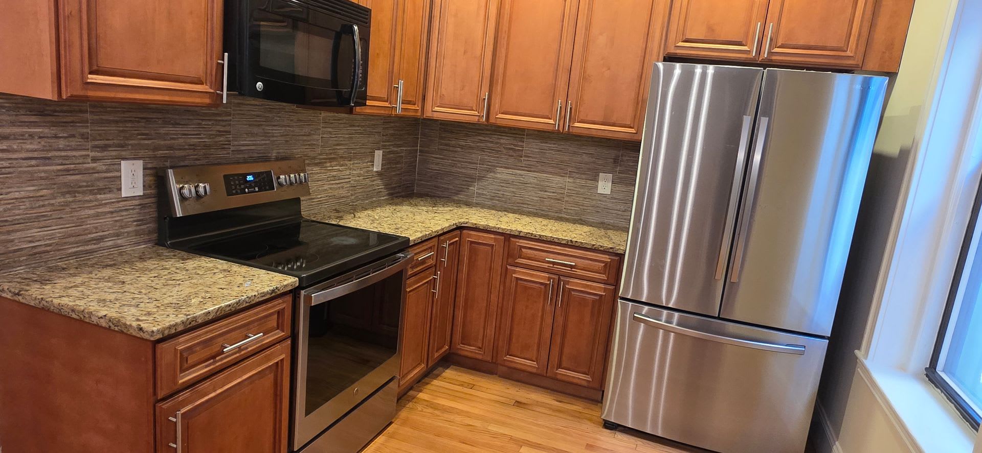 Perfect Apt Modern Sunny Spacious Apt In The Perfect Location Near Bu Campus With Heat And Hot Water Included – photo 1