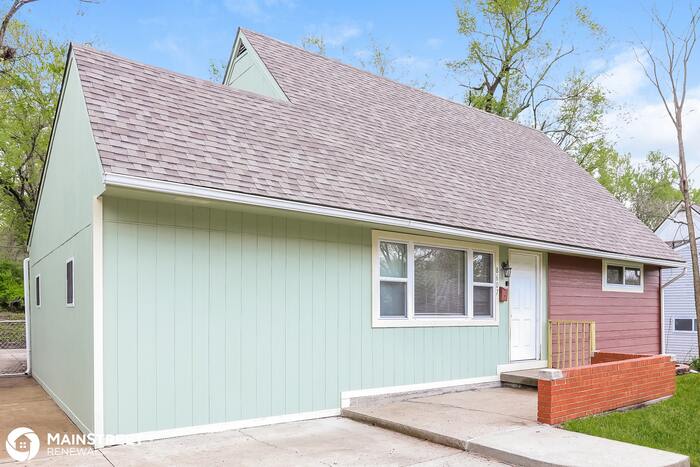 8607 Corrington Avenue – photo 1